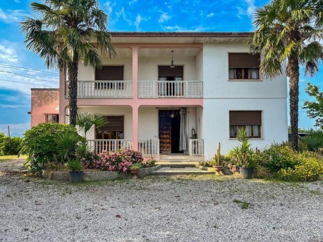 Villa Indipendente in vendita a Pozzonovo, Veneto