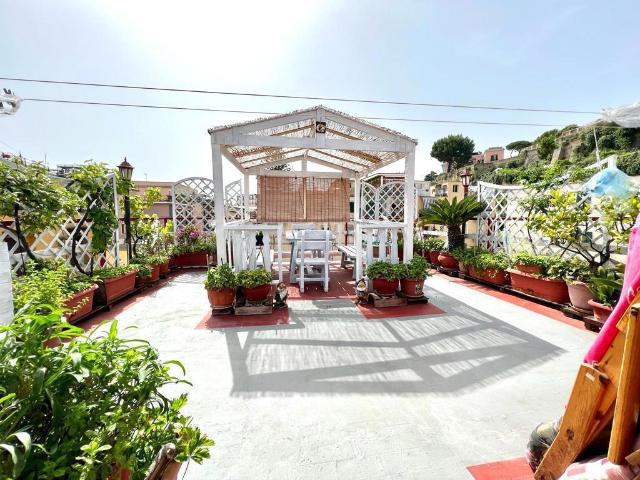 Villa Indipendente in vendita a Rione Ortodonico, Pozzuoli