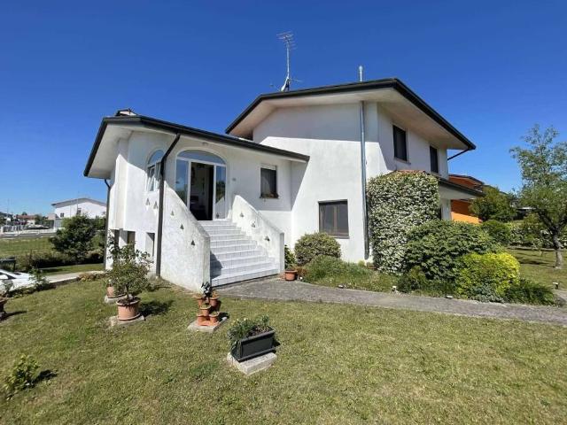 Villa Indipendente in vendita a Pramaggiore, Veneto