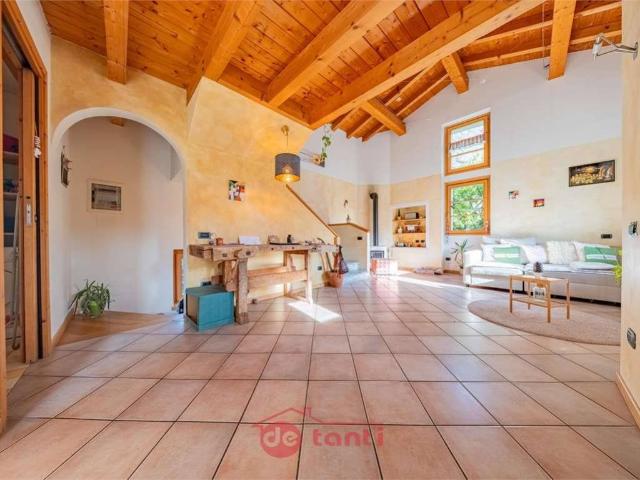 Villa Indipendente in vendita a Comunità montana della Valchiavenna, Prata Camportaccio