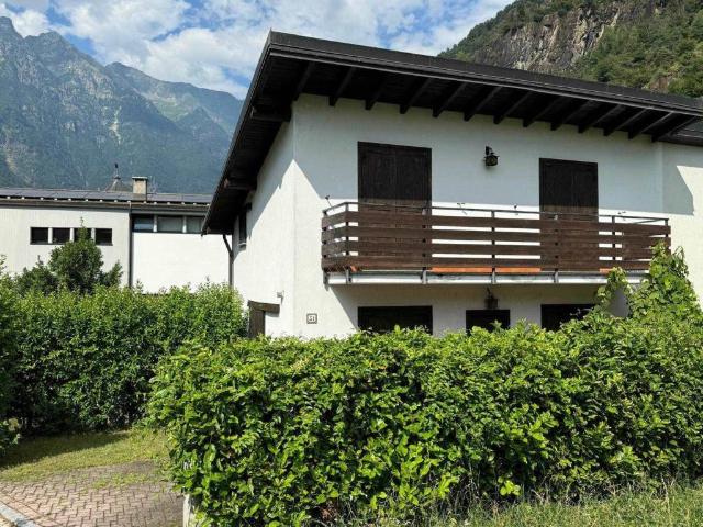 Villa Indipendente in vendita a Comunità montana della Valchiavenna, Prata Camportaccio
