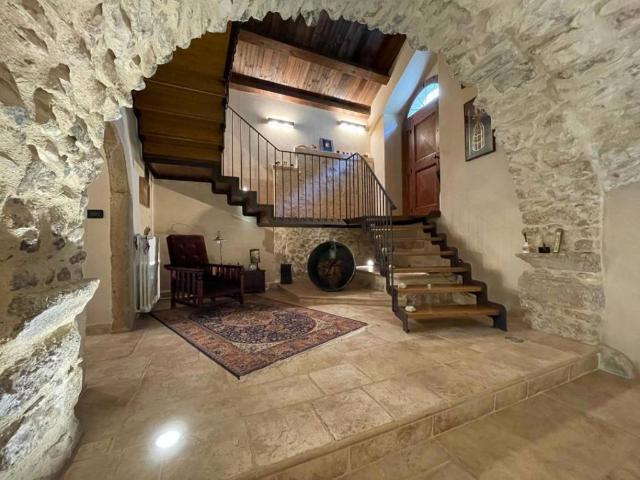 Villa Indipendente in vendita a Prata D'ansidonia, Abruzzo