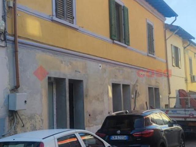 Villa Indipendente in vendita a Prato, Toscana