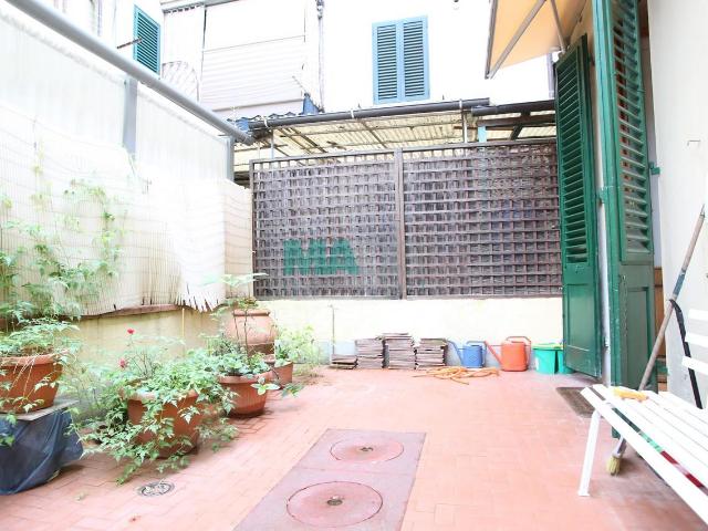 Villa Indipendente in vendita a Prato, Toscana