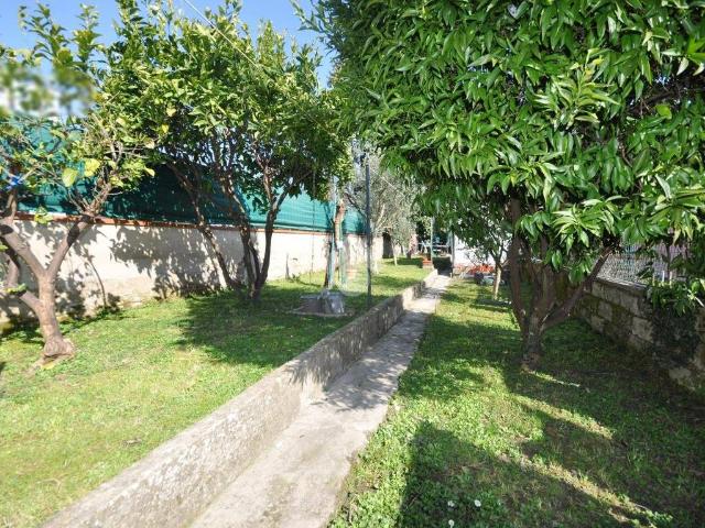 Villa Indipendente in vendita a Quadrante Europa - Stazione, Prato