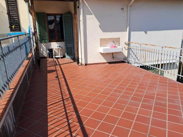Villa Indipendente in vendita a Prato, Toscana