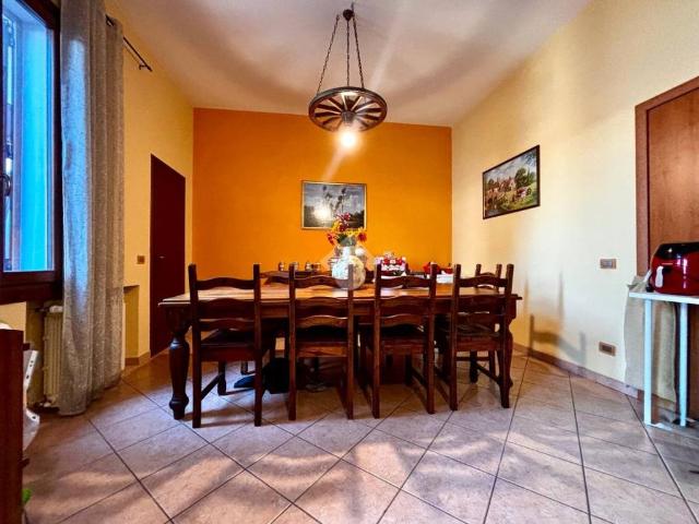 Villa Indipendente in vendita a Prato, Toscana
