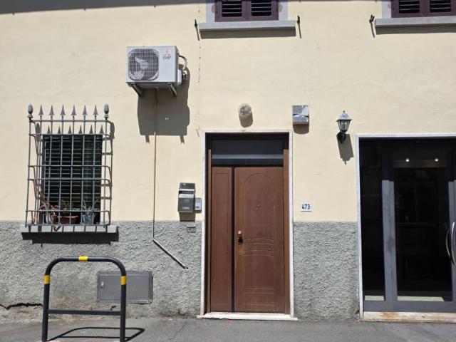 Villa Indipendente in vendita a Prato, Toscana