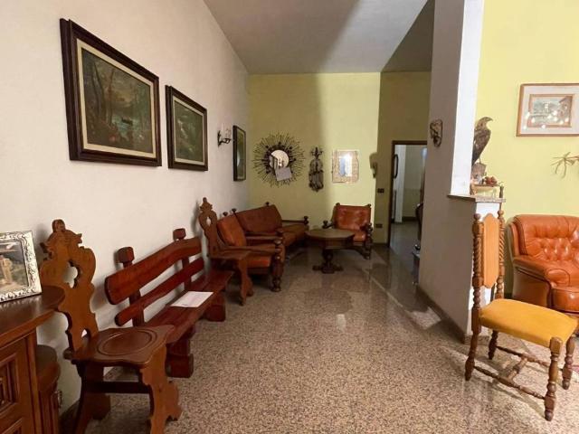 Villa Indipendente in vendita a Prato, Toscana