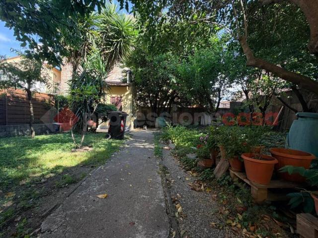 Villa Indipendente in vendita a Quadrante Europa - Stazione, Prato
