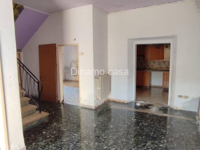 Villa Indipendente in vendita a Prato, Toscana
