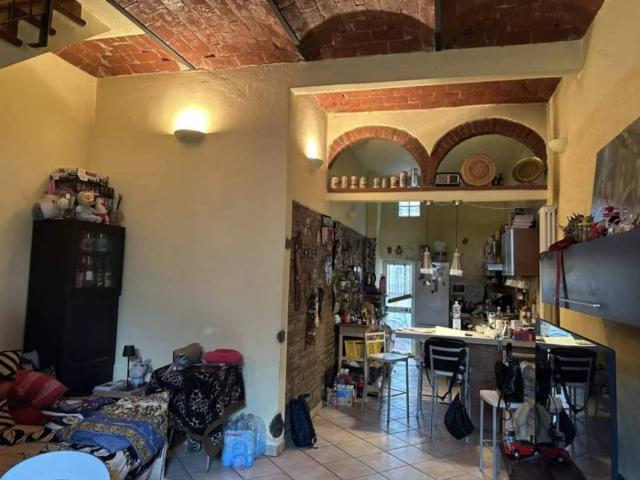 Villa Indipendente in vendita a Prato, Toscana