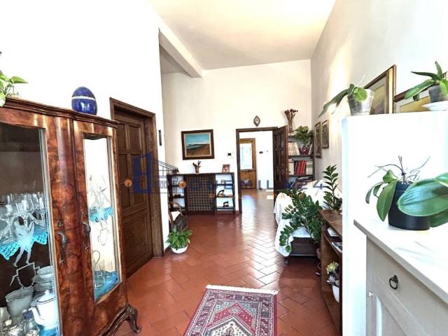 Villa Indipendente in vendita a Grignano, Prato