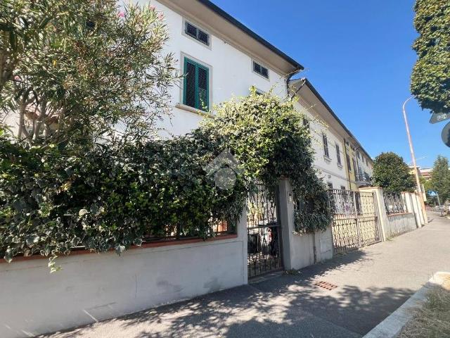 Villa Indipendente in vendita a Mezzana, Prato