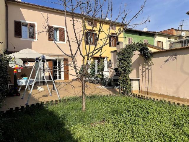 Villa Indipendente in vendita a Grignano, Prato