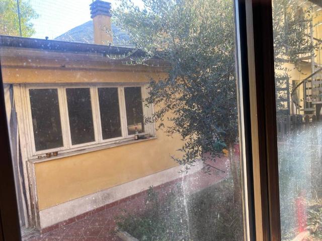 Villa Indipendente in vendita a La Torricella, Prato
