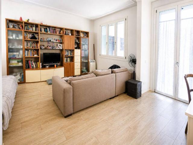 Villa Indipendente in vendita a Centro Direzionale, Prato