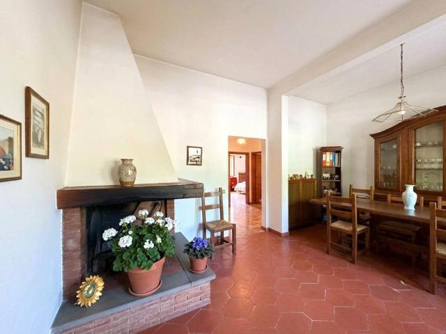 Villa Indipendente in vendita a La Foresta, Prato