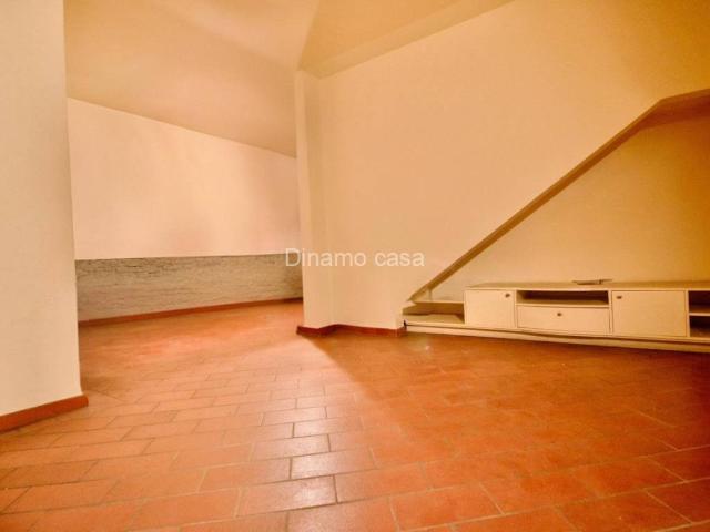 Villa Indipendente in vendita a Prato, Toscana