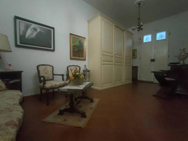 Villa Indipendente in vendita a Capezzana, Prato