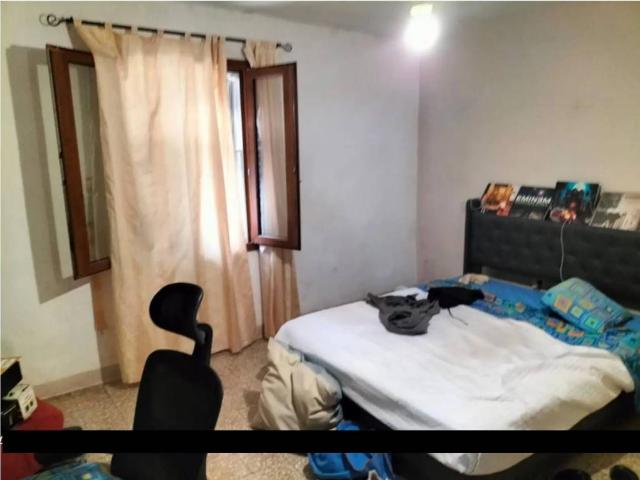 Villa Indipendente in vendita a Prato, Toscana