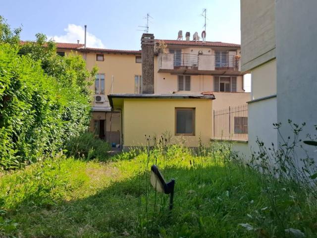 Villa Indipendente in vendita a Prato, Toscana