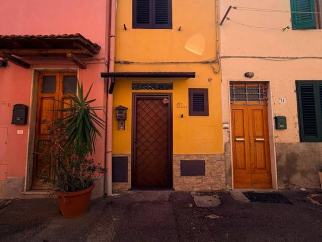 Villa Indipendente in vendita a Prato, Toscana