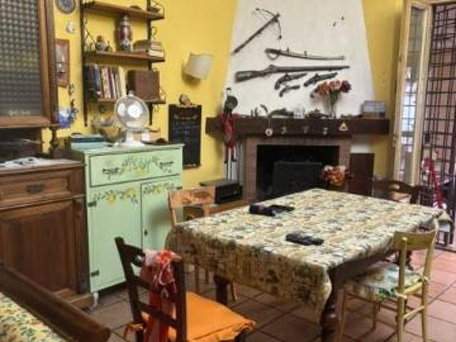 Villa Indipendente in vendita a Prato, Toscana
