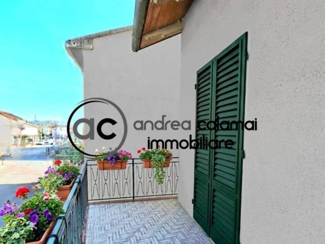 Villa Indipendente in vendita a Prato, Toscana
