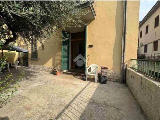 Villa Indipendente in vendita a La Macine, Prato