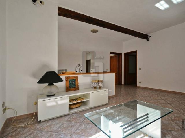 Villa Indipendente in vendita a Prato, Toscana