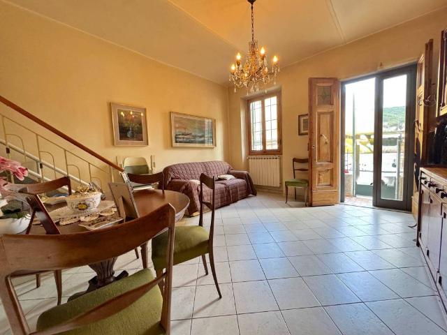 Villa Indipendente in vendita a San Martino, Prato