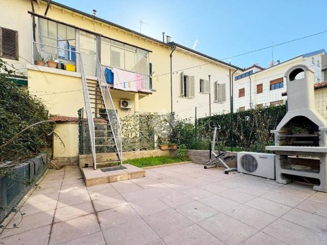 Villa Indipendente in vendita a Prato, Sant'Anna