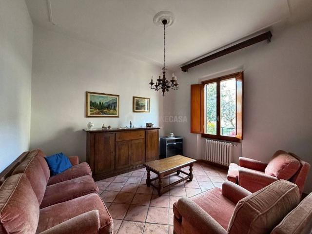 Villa Indipendente in vendita a Prato, Toscana