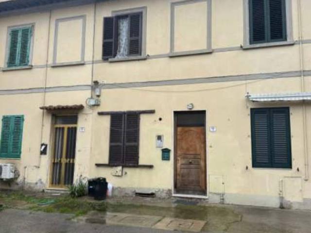 Villa Indipendente in vendita a Prato, Toscana