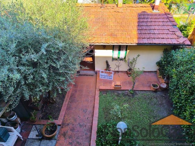 Villa Indipendente in vendita a Prato, Toscana