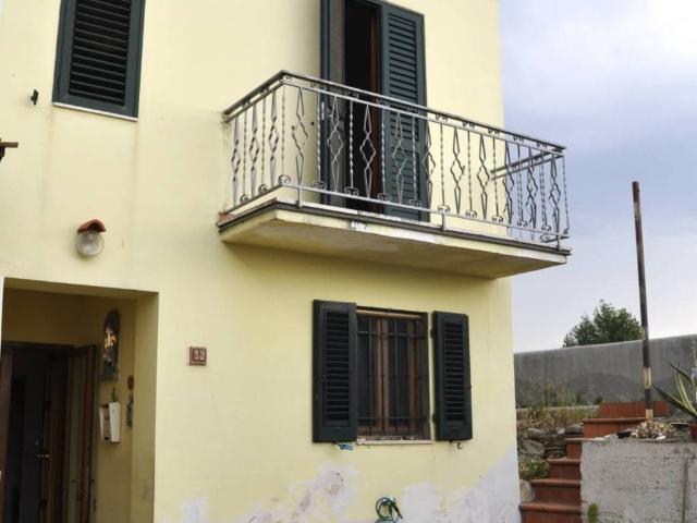 Villa Indipendente in vendita a Prato, Toscana