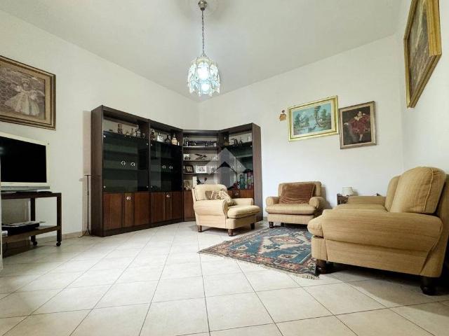 Villa Indipendente in vendita a Prato, Toscana