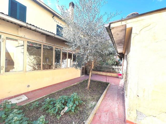 Villa Indipendente in vendita a Santa Lucia, Prato