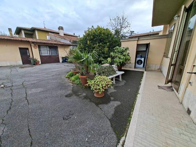 Villa Indipendente in vendita a Prato, Toscana