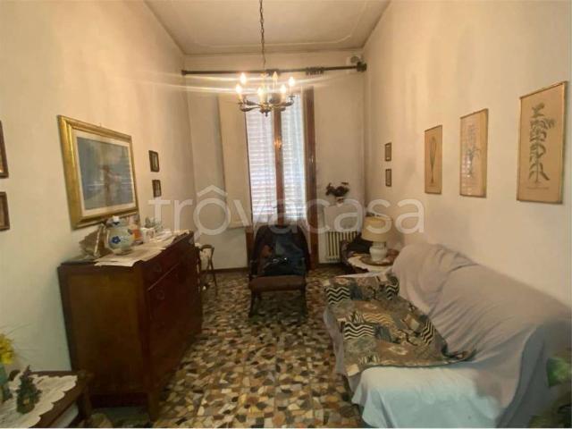 Villa Indipendente in vendita a Capezzana, Prato