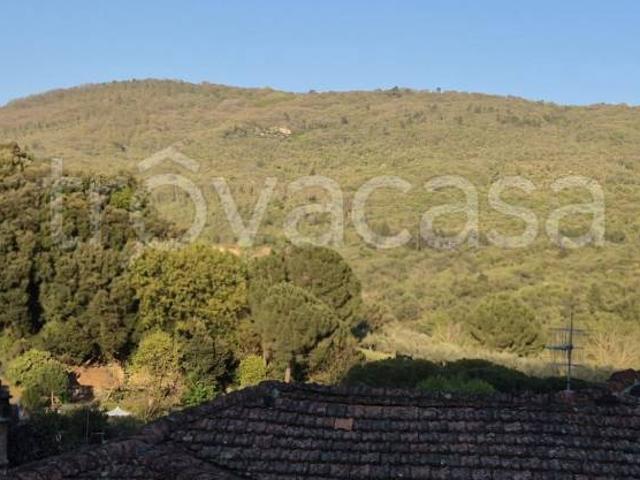 Villa Indipendente in vendita a Prato, Toscana