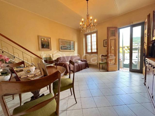 Villa Indipendente in vendita a San Martino, Prato