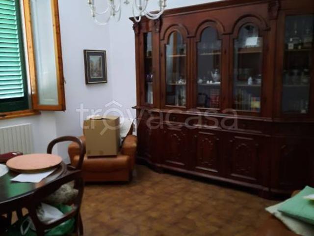 Villa Indipendente in vendita a Centro Direzionale, Prato