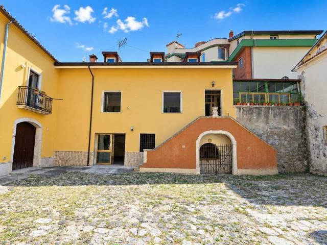 Villa Indipendente in vendita a Acquaviva, Pratola Serra