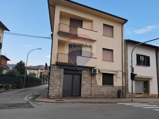 Villa Indipendente in vendita a Pratovecchio Stia, Pratovecchio