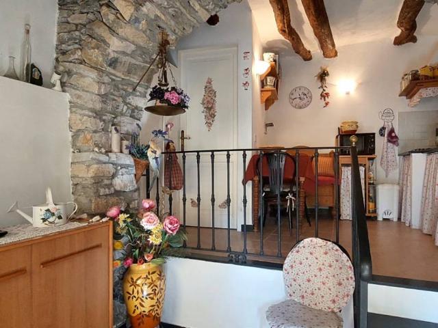 Villa Indipendente in vendita a Prelà, Liguria
