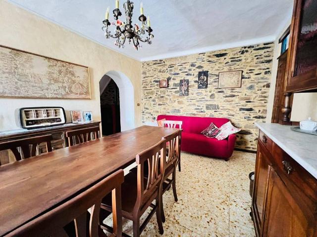 Villa Indipendente in vendita a Prelà, Liguria