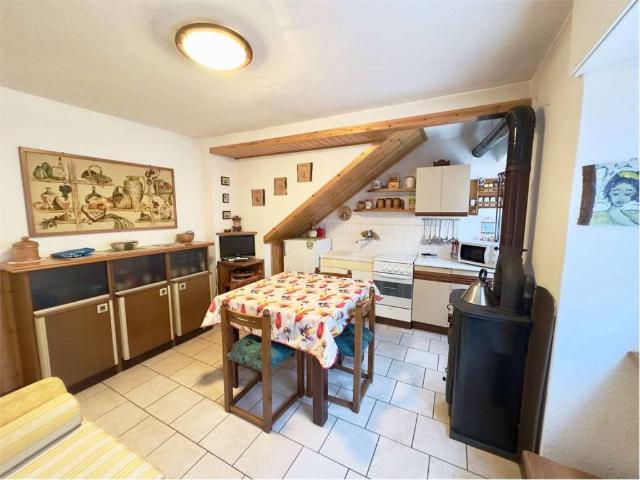 Villa Indipendente in vendita a Premana, Lombardia