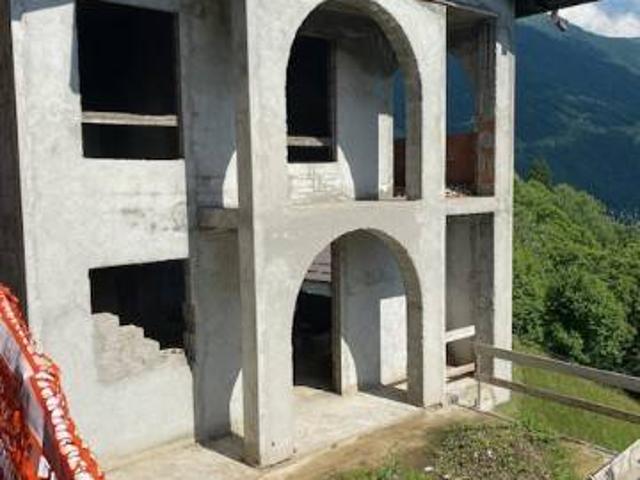 Villa Indipendente in vendita a Premana, Lombardia